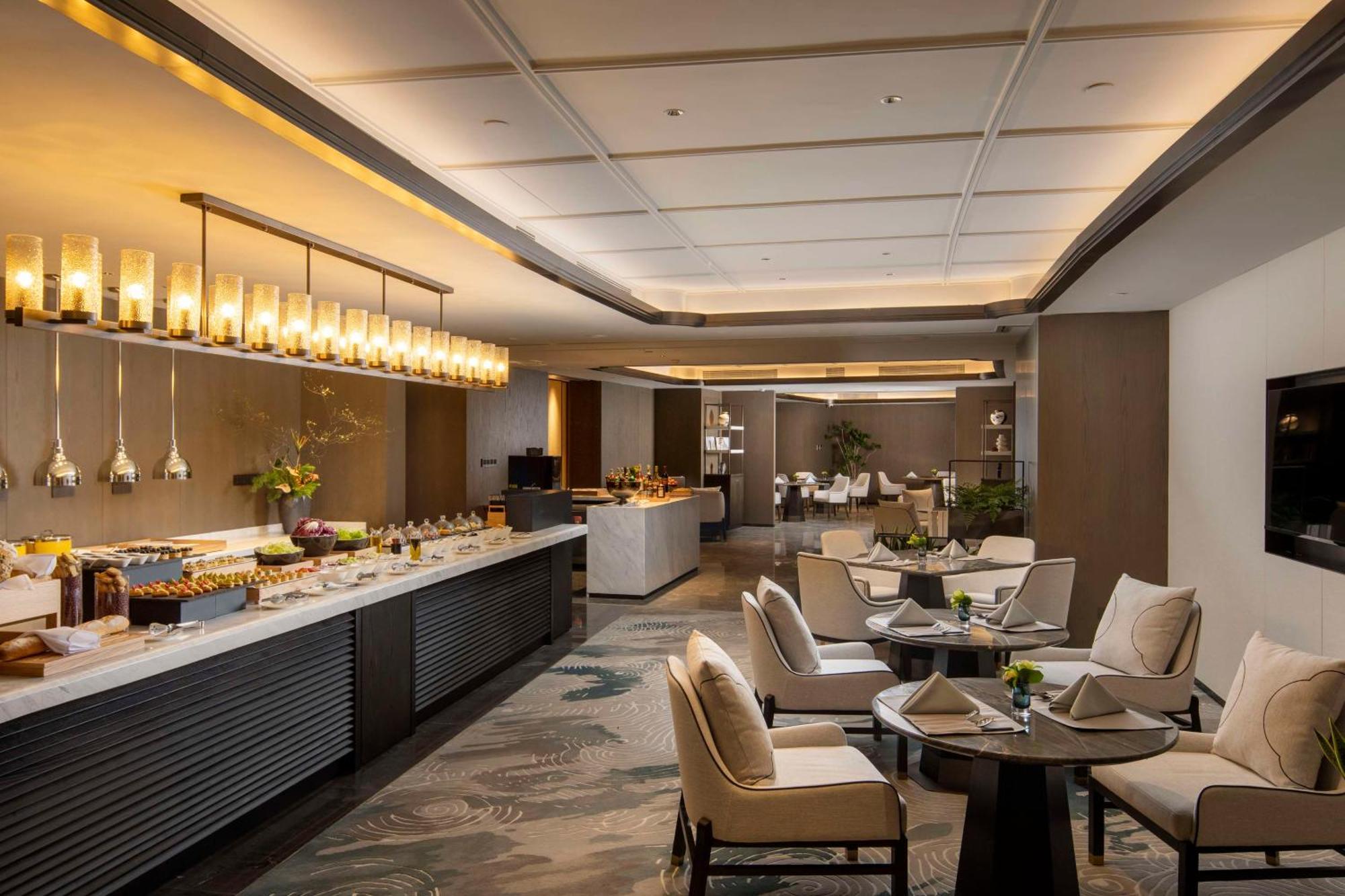 Yuexiu Hotel Guangzhou, Curio Collection By Hilton Esterno foto