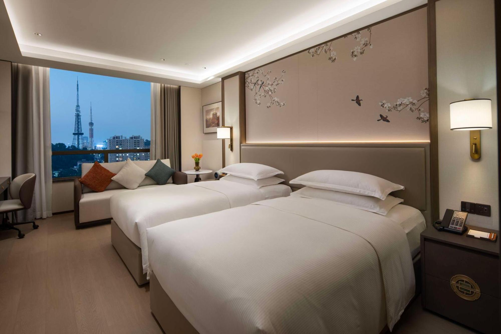 Yuexiu Hotel Guangzhou, Curio Collection By Hilton Esterno foto