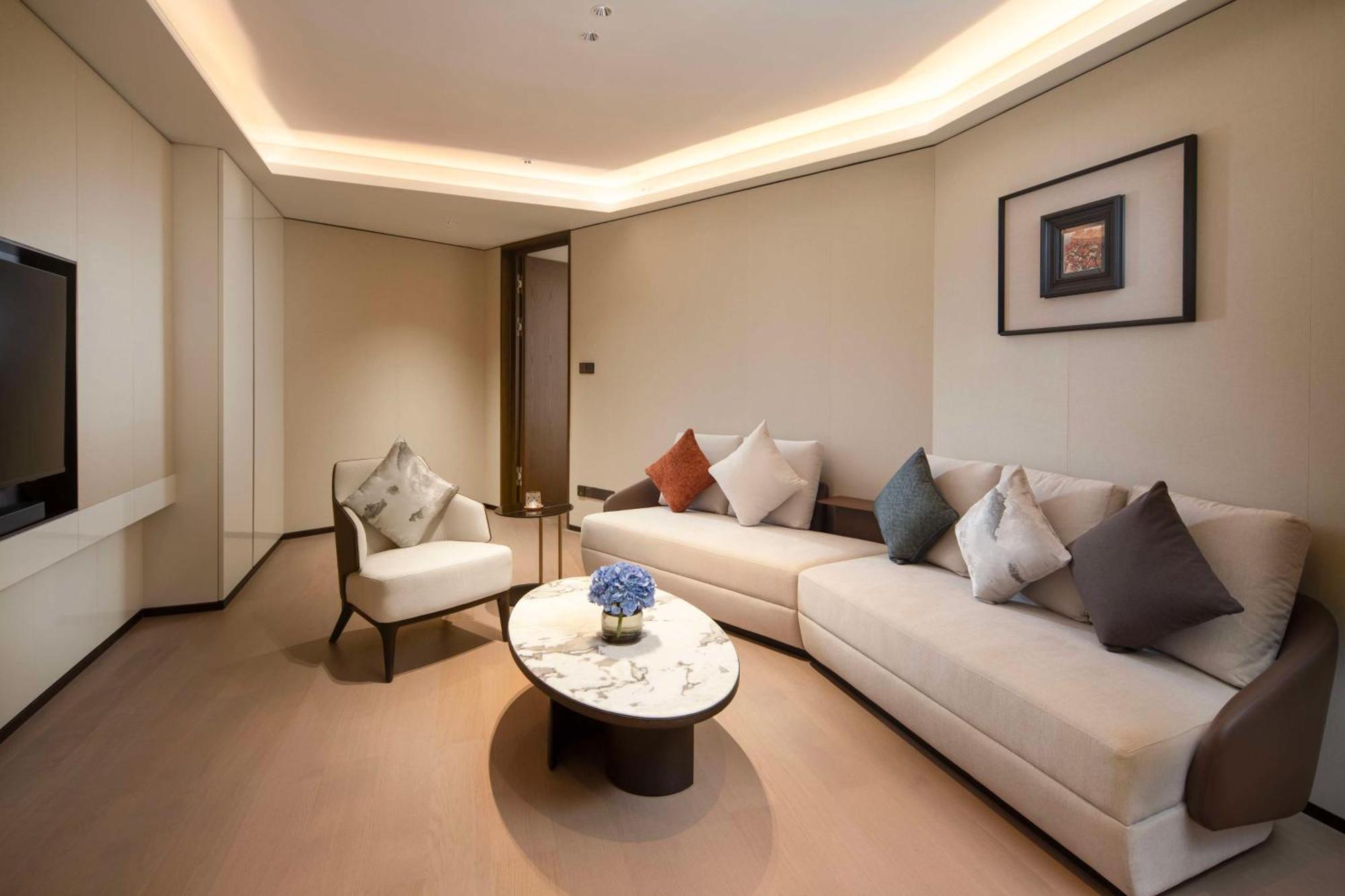 Yuexiu Hotel Guangzhou, Curio Collection By Hilton Esterno foto
