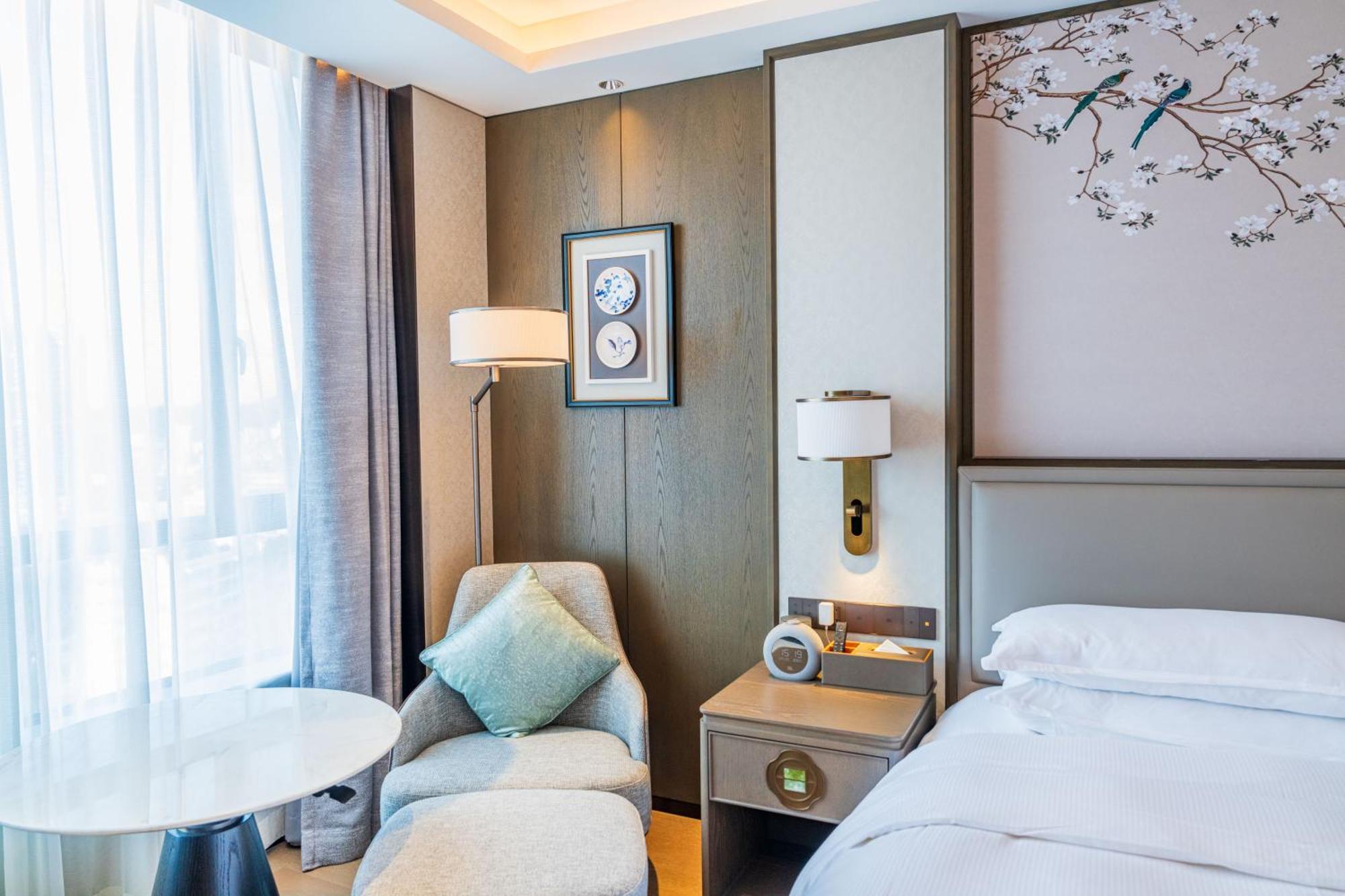 Yuexiu Hotel Guangzhou, Curio Collection By Hilton Esterno foto