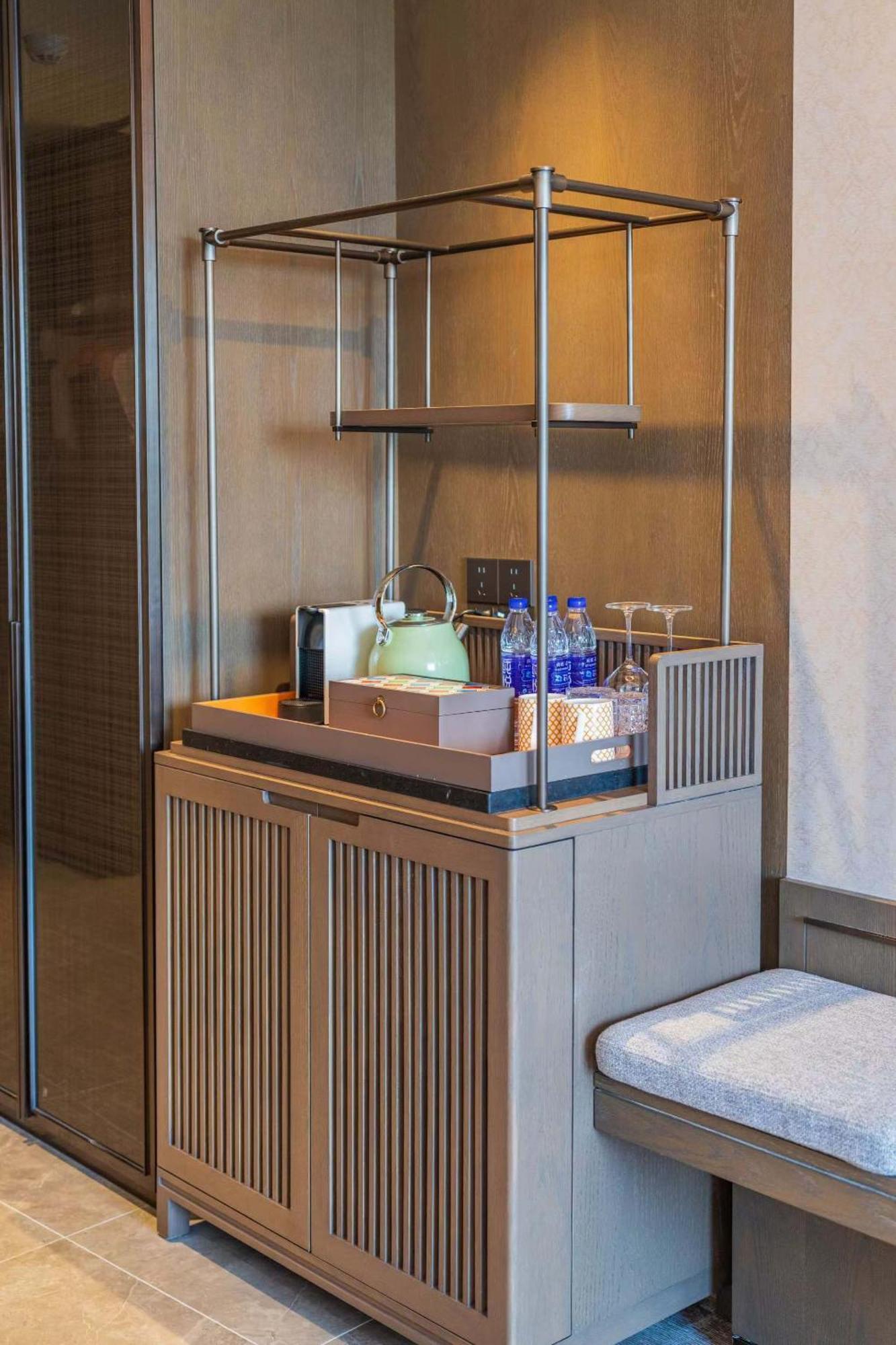 Yuexiu Hotel Guangzhou, Curio Collection By Hilton Esterno foto