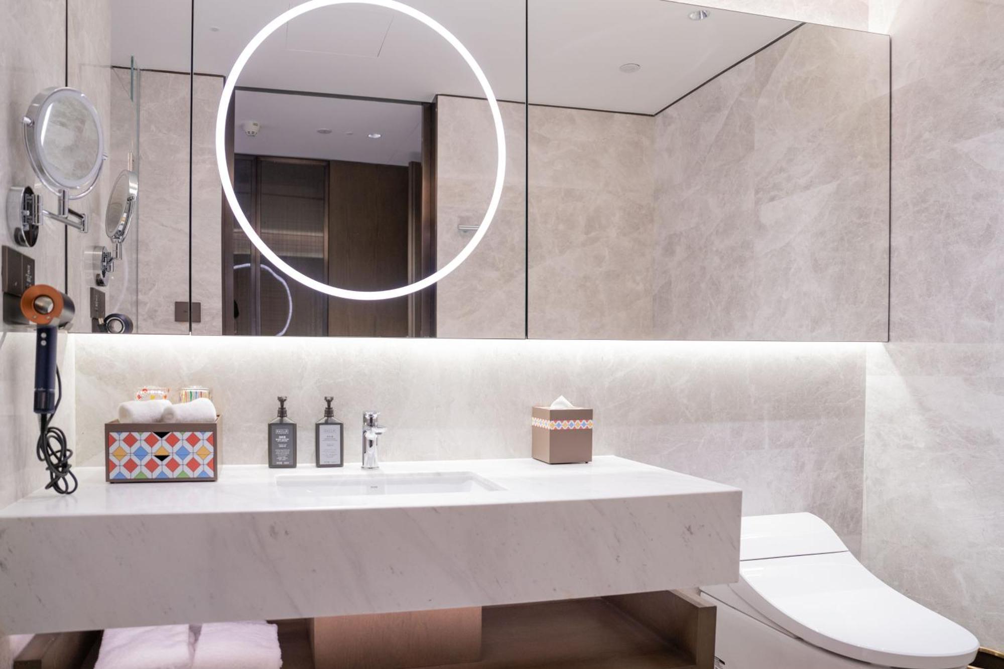 Yuexiu Hotel Guangzhou, Curio Collection By Hilton Esterno foto