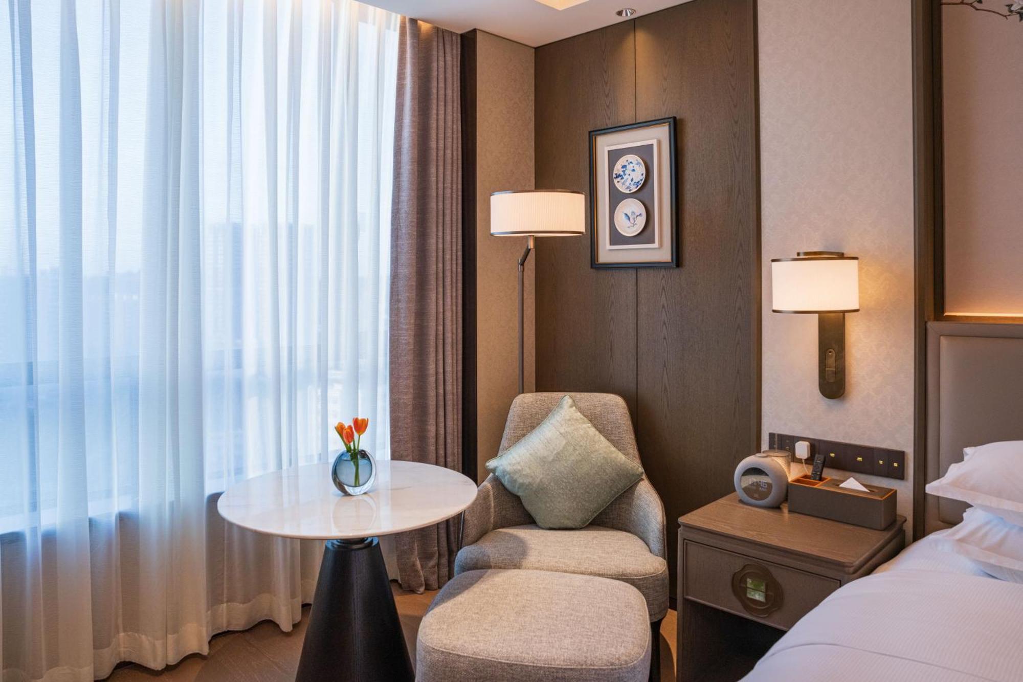 Yuexiu Hotel Guangzhou, Curio Collection By Hilton Esterno foto