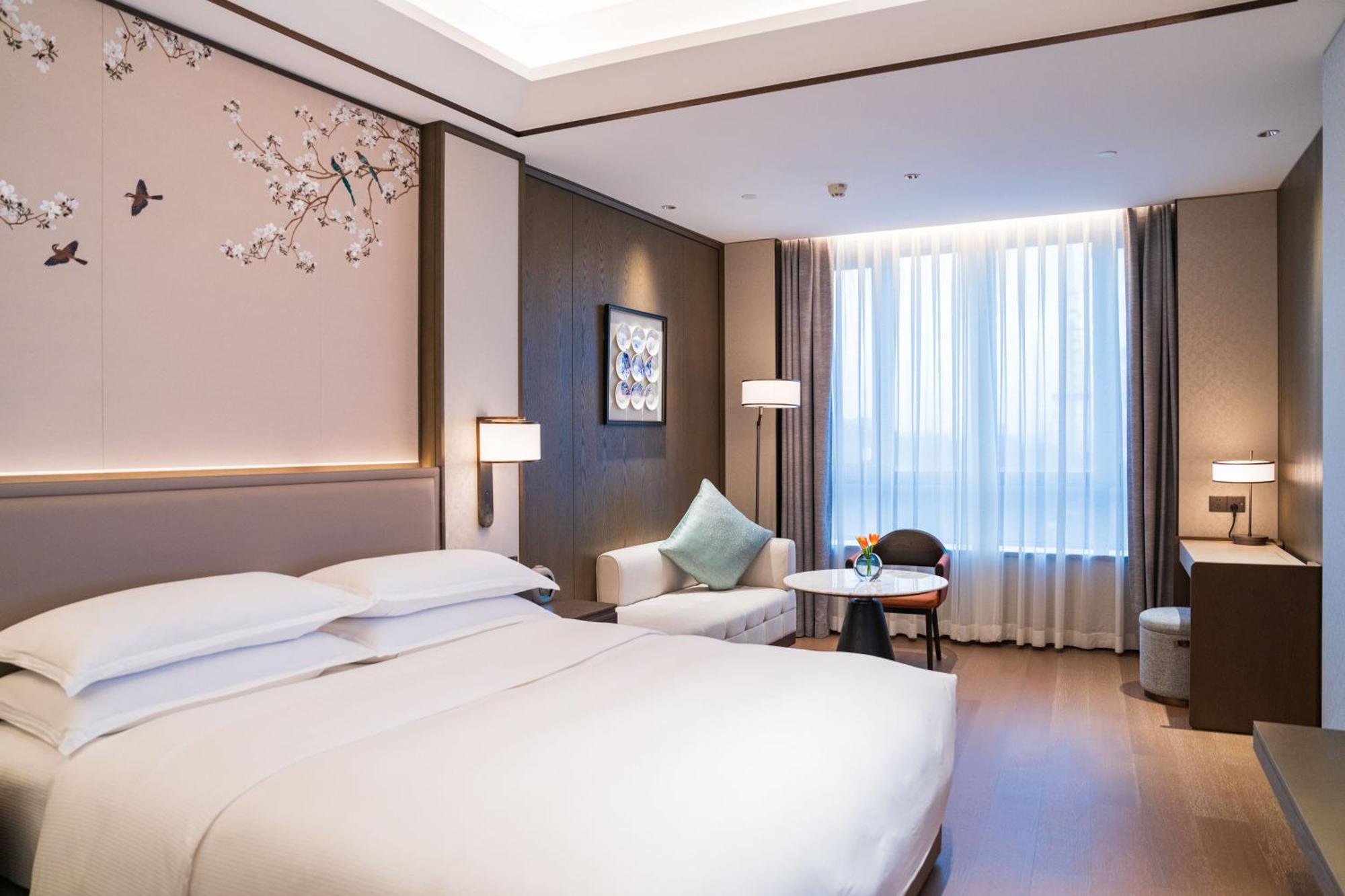 Yuexiu Hotel Guangzhou, Curio Collection By Hilton Esterno foto