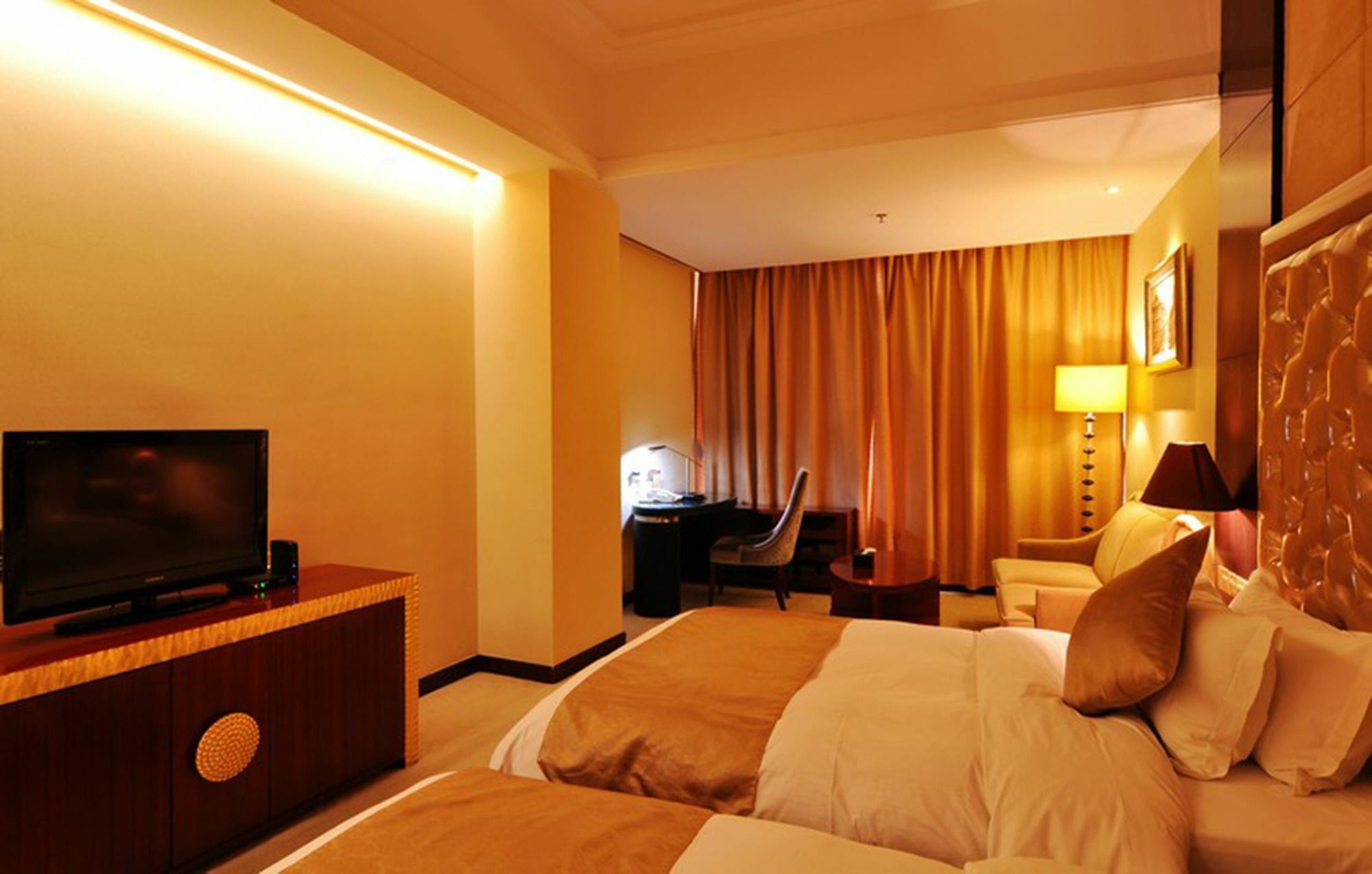 Yuexiu Hotel Guangzhou, Curio Collection By Hilton Esterno foto